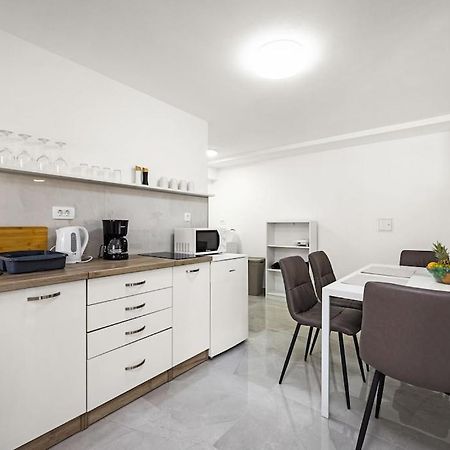 Apartment Olive Garden Near Pula 3 Km From Center And Only 4 Km From The Beach For 4 Persons المظهر الخارجي الصورة