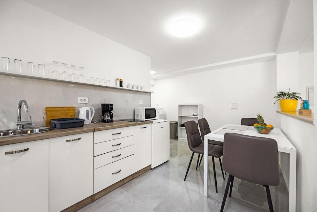Apartment Olive Garden Near Pula 3 Km From Center And Only 4 Km From The Beach For 4 Persons المظهر الخارجي الصورة