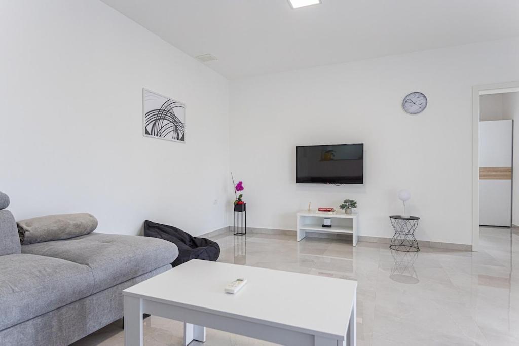 Apartment Olive Garden Near Pula 3 Km From Center And Only 4 Km From The Beach For 4 Persons المظهر الخارجي الصورة
