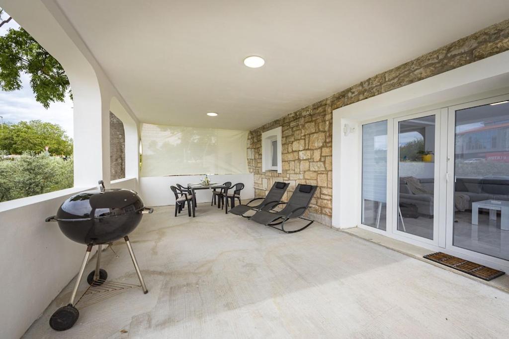 Apartment Olive Garden Near Pula 3 Km From Center And Only 4 Km From The Beach For 4 Persons المظهر الخارجي الصورة