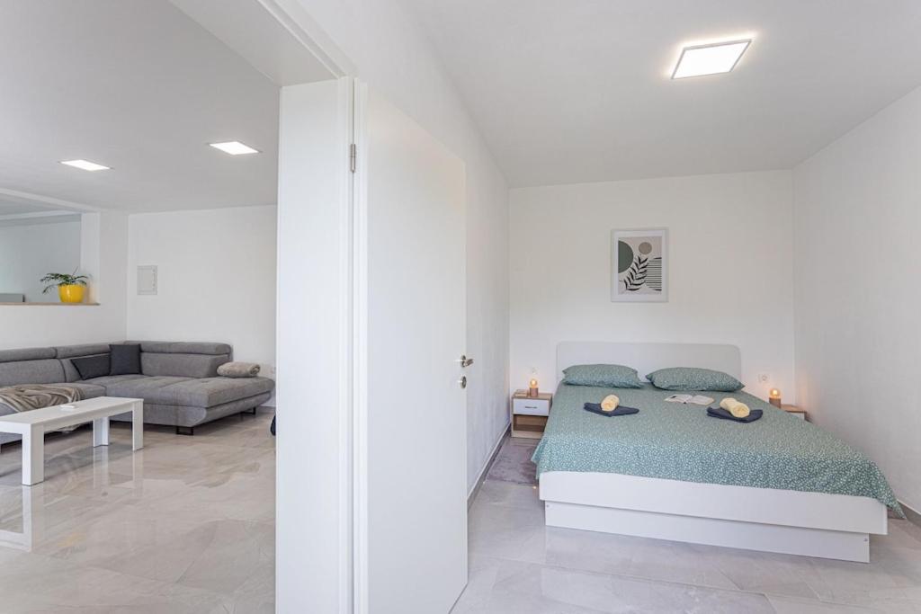 Apartment Olive Garden Near Pula 3 Km From Center And Only 4 Km From The Beach For 4 Persons المظهر الخارجي الصورة